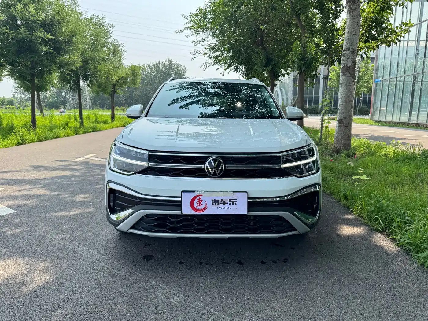Volkswagen Tharu 2024 300TSI 2WD Bright Moon Edition