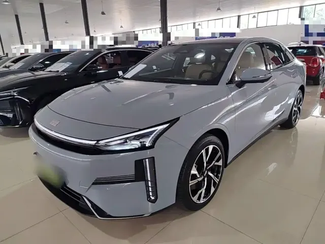 Geely Galaxy L6 2023 125km Starship