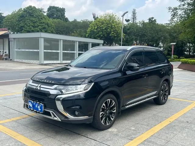 Mitsubishi Outlander 2019 2.0L 2WD Enjoy 7-Seater China VI