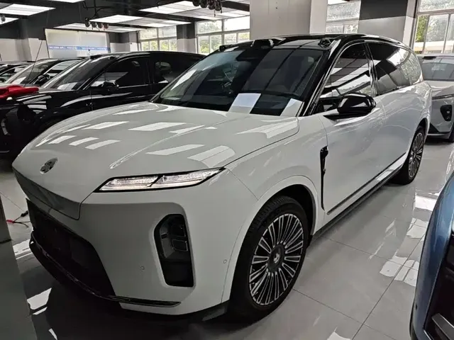 NIO ES8 2025 Model 6-Seat Executive Luxury Edition