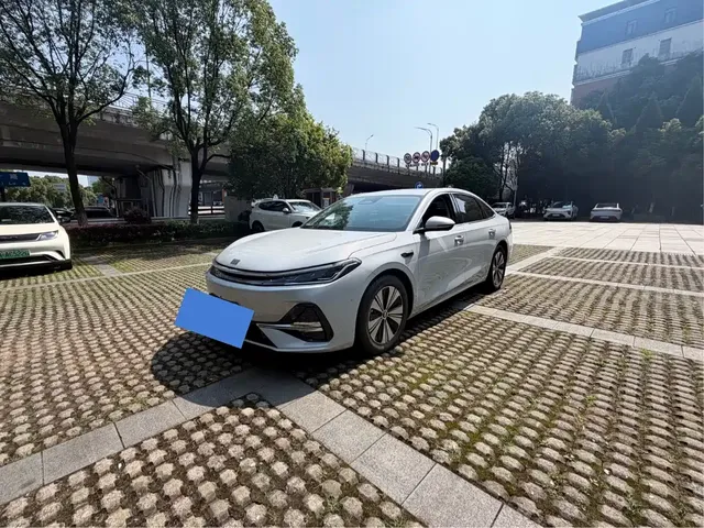 Geely Galaxy A7 2025 EM-i 70km Luxury Edition