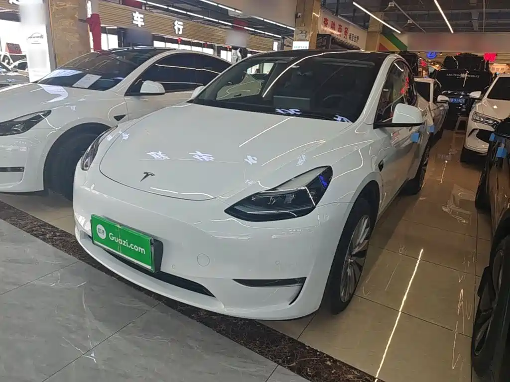Tesla Model Y 2023 Long Range All-Wheel Drive Edition
