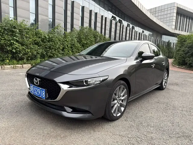 Mazda 3 Axela 2023 2.0L Auto Zhixuan