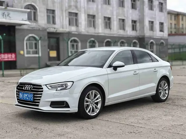 Audi A3 2018 30th Anniversary Limousine 35 TFSI Fashion