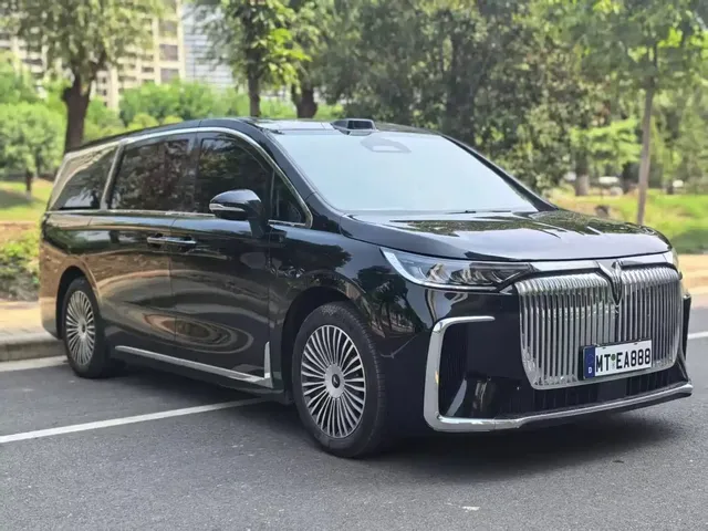 Voyah Auto Voyah Dreamer 2025 Model PHEV 4WD Premium QianKun Edition