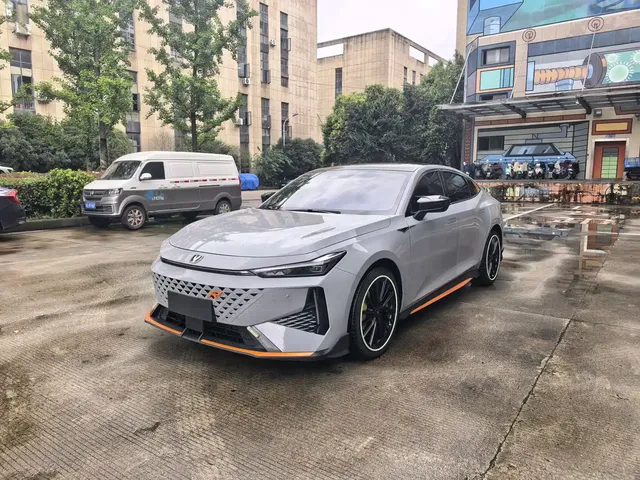 Changan UNI-V 2024 1.5T Deluxe Sport