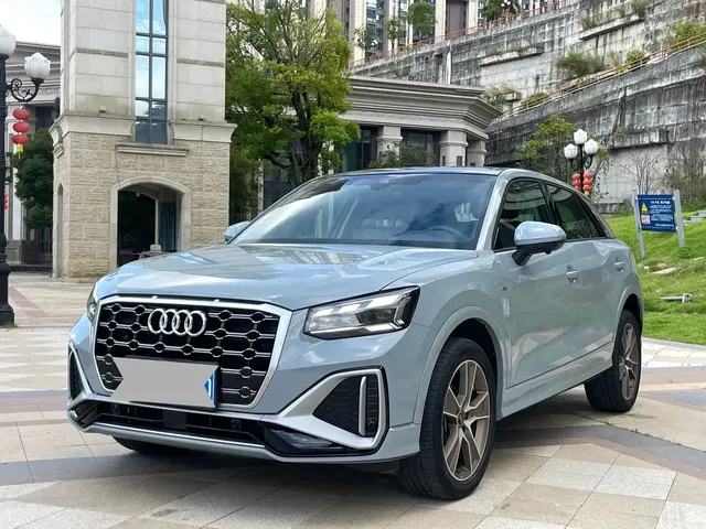 Audi Q2L 2022 35 TFSI Fashion Dynamic