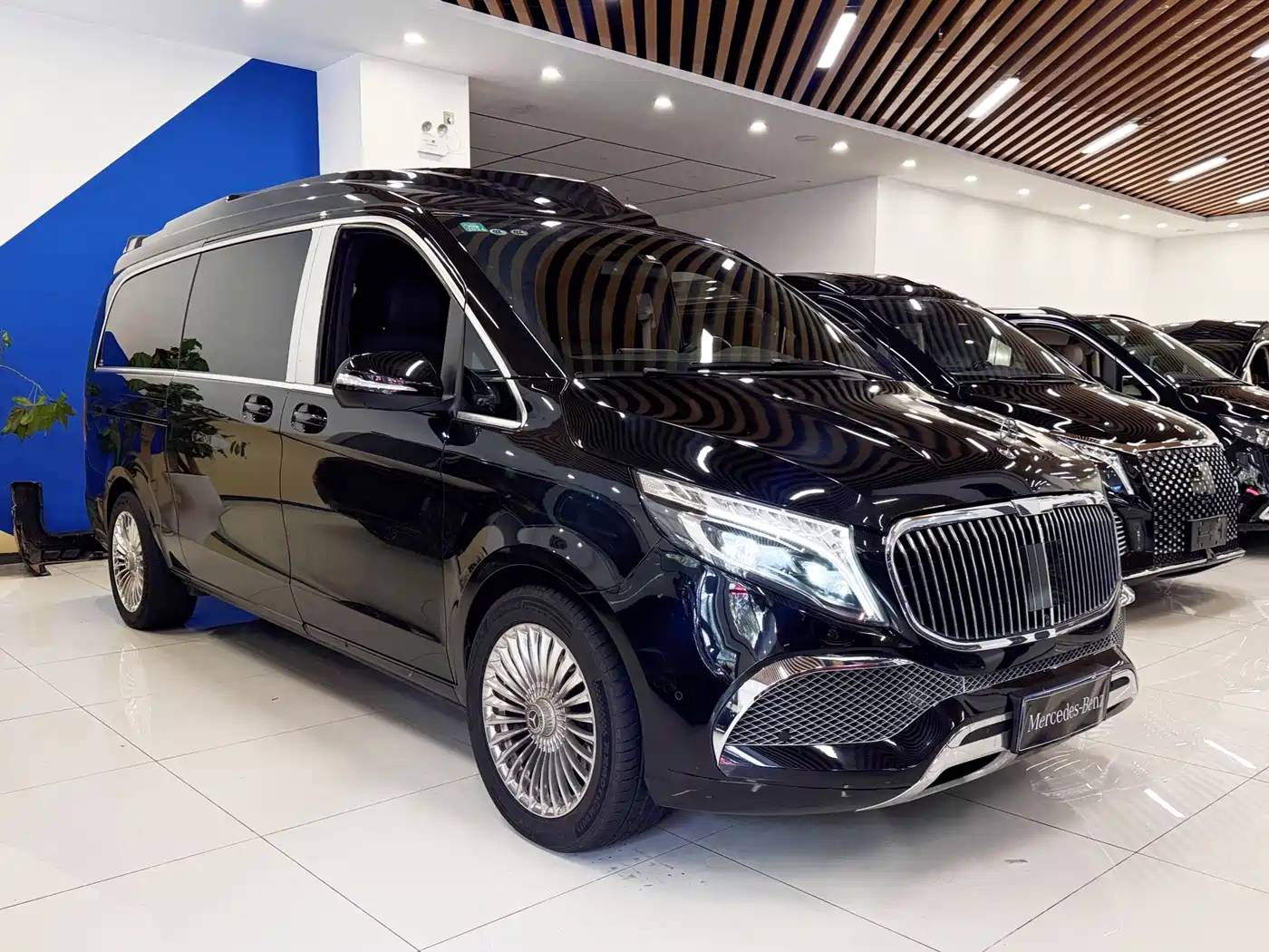 Mercedes-Benz V-Class 2022 V 260 L Long Wheelbase Luxury Edition