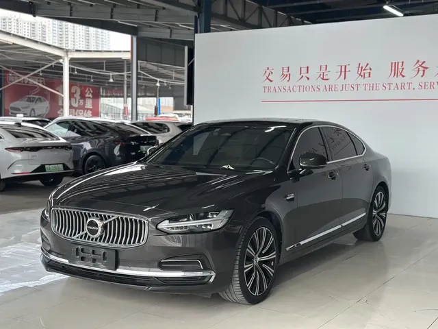 Volvo S90 2023 B5 Intelligent Vision Luxury Edition