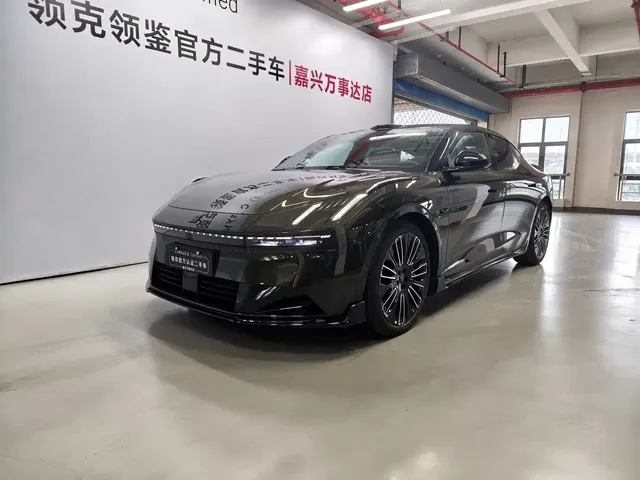 Lynk & Co 10 EM-P 2025 Facelift 240 AWD Ultra Sport Edition