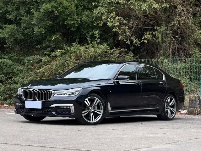 BMW 7 Series 2018 740Li xDrive Premium Type M Sport Package
