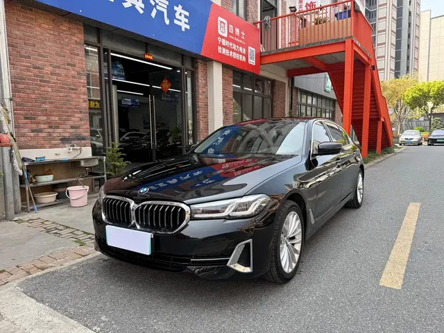BMW 5 Series 2022 525Li M Sport Package