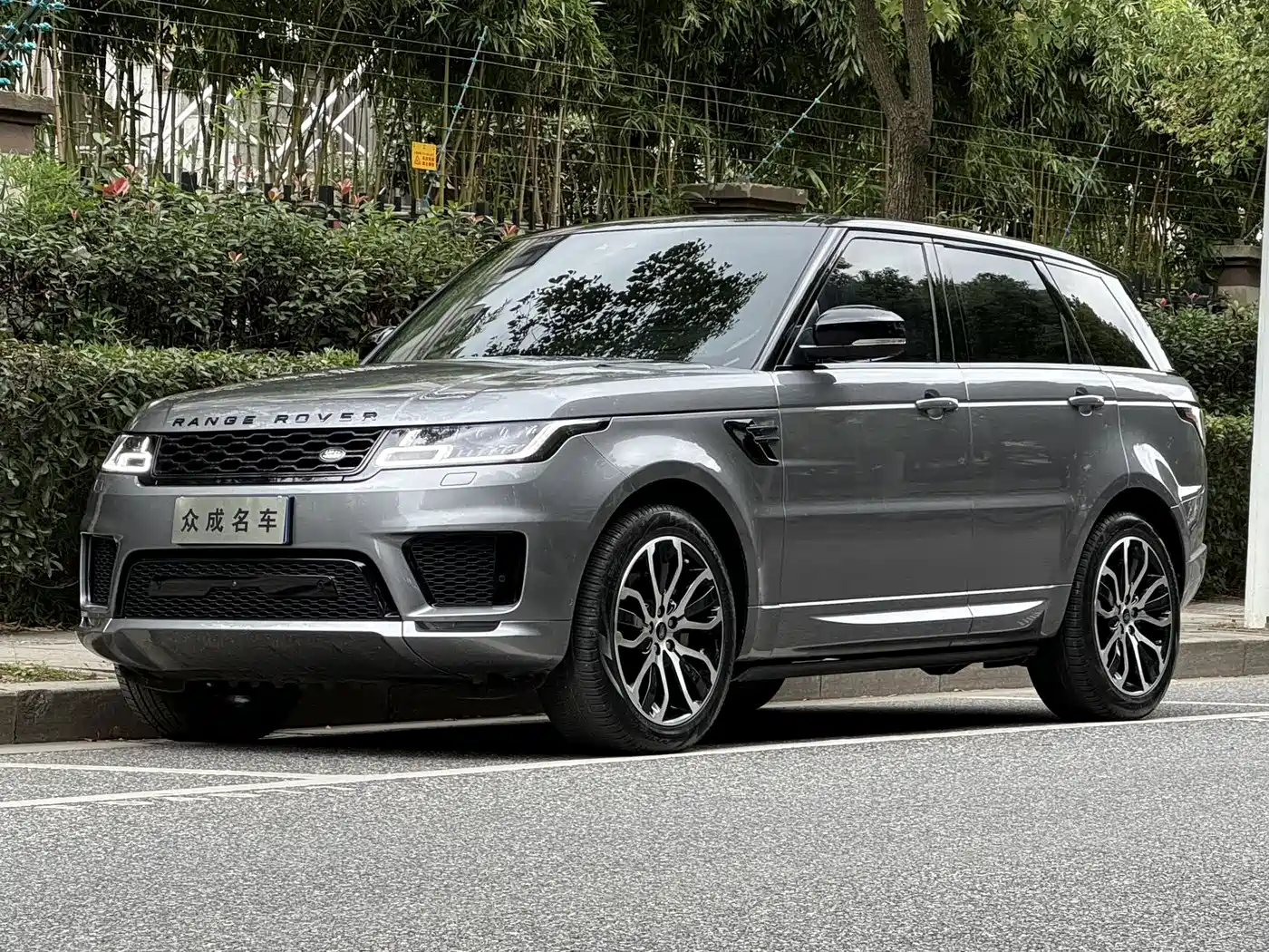 Land Rover Range Rover Sport 2021 3.0 L6 Gloss Black Edition