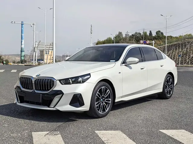 BMW 5 Series 2025 530Li Leading M Sport Package