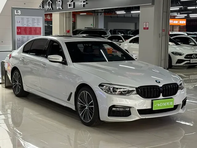 BMW 5 Series 2018 525Li M Sport Package