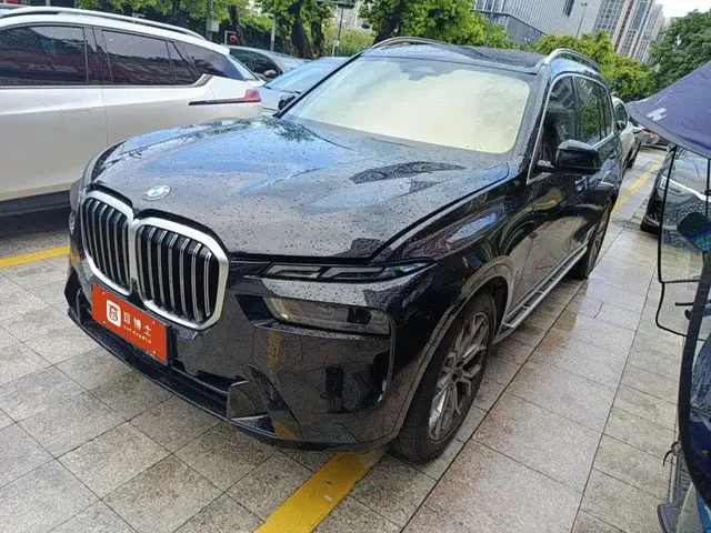 BMW X7 2024 xDrive40i Leading Luxury Package