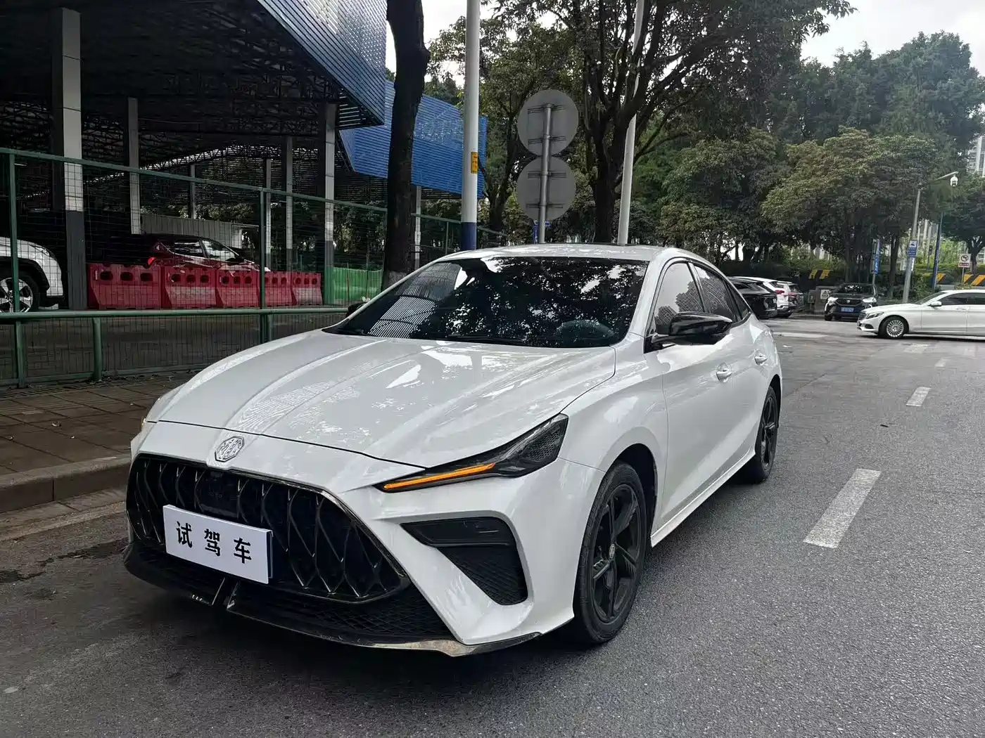 MG 5 Scorpio 2022 1.5T Trophy Sports Flagship