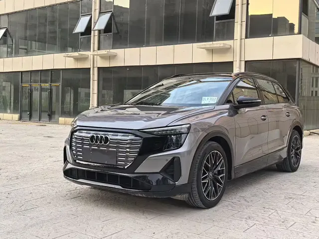 Audi Q5 e-tron 2022 40 e-tron Starlight Edition Brocade Package