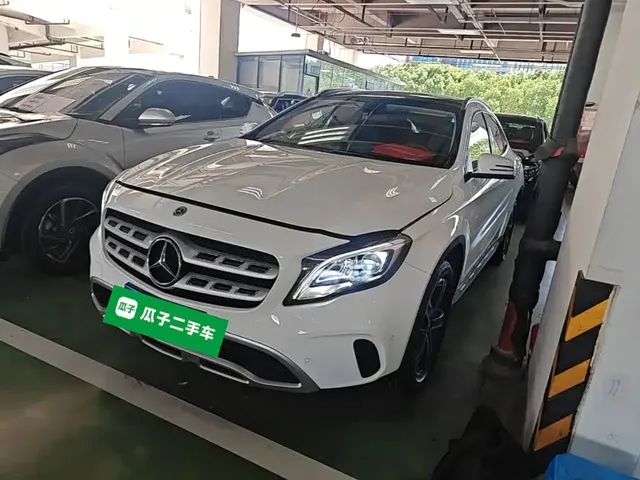 Mercedes-Benz GLA 2018 GLA 200 Fashion