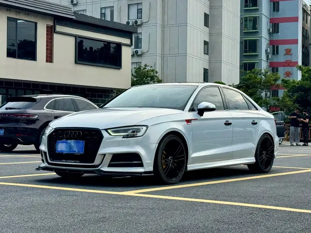 Audi A3 2018 30th Anniversary Limousine 35 TFSI Sport