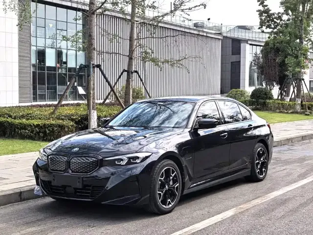 BMW i3 2022 eDrive 35 L
