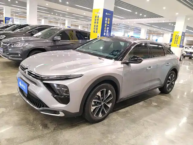 Citroën Versailles C5 X 2024 1.6T Momentum Extraordinary