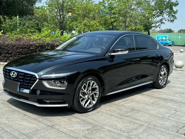 Hyundai Mistra 2021 1.8L CVT GLX Elite
