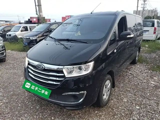 JAC Refine M3 2025 PLUS 1.8L Manual Comfort 9-seater