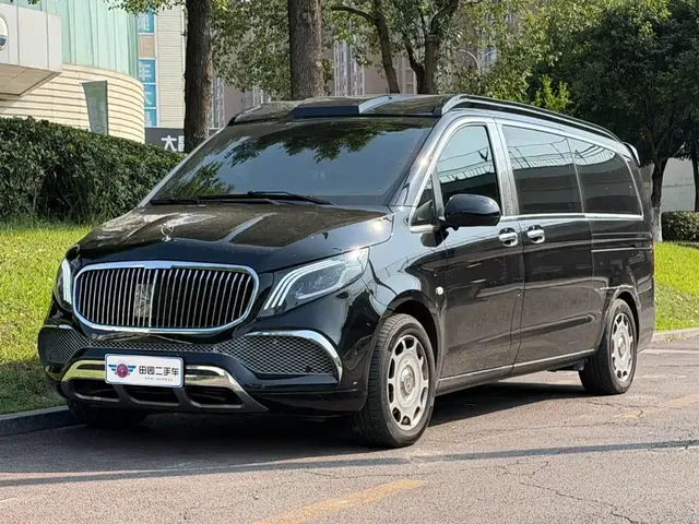 Mercedes-Benz Vito 2023 2.0T Business 7-Seater