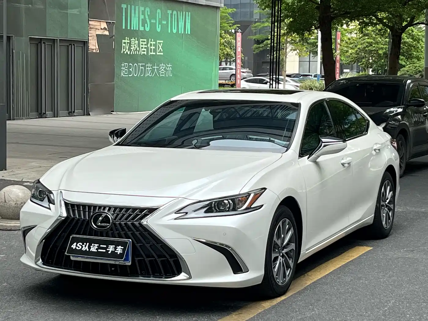 Lexus ES 2022 300h Excellence Edition