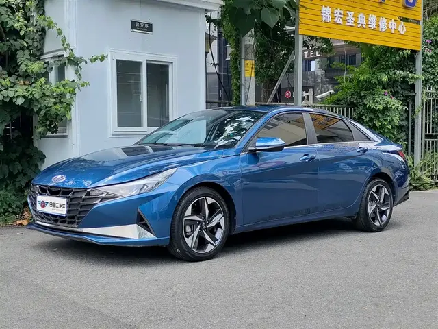 Hyundai Elantra 2022 1.5L CVT LUX Premium Edition