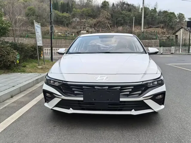 Hyundai Elantra 2023 1.5L CVT GLX Elite Edition