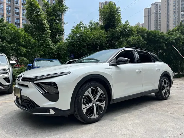 Citroën Versailles C5 X 2022 1.6T Enjoy Extraordinary Tiger Year Opening Edition