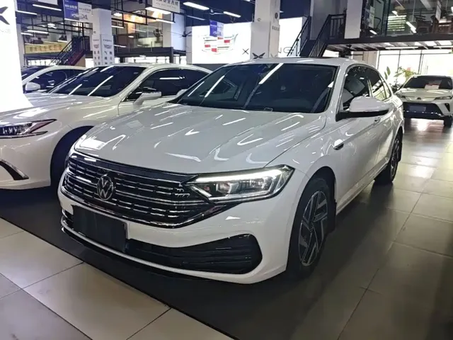 Volkswagen Sagitar 2024 300TSI DSG Surpass Edition