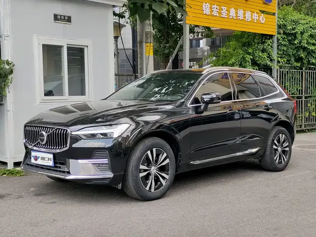 Volvo XC60 2022 B5 AWD R-Design