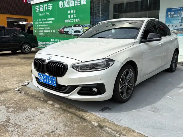 BMW 1 Series 2018 118i Sport Edition