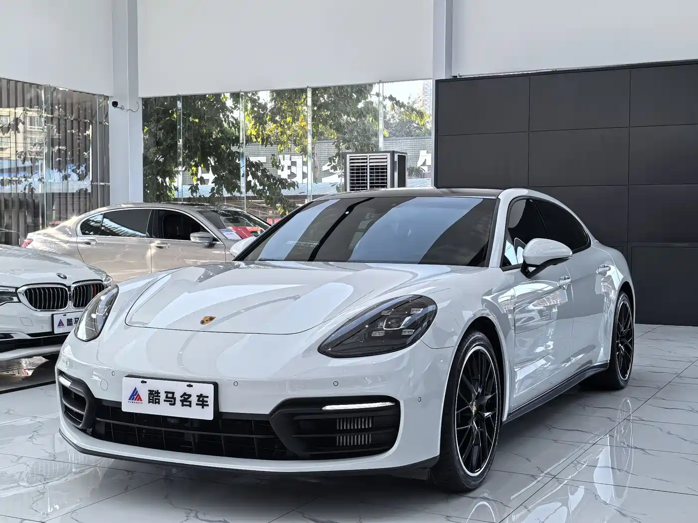 Porsche Panamera 2023 Panamera Executive Long Wheelbase Platinum Edition 2.9T