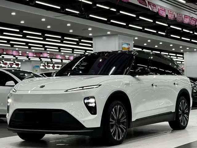 NIO ES8 2024 75kWh Executive Edition