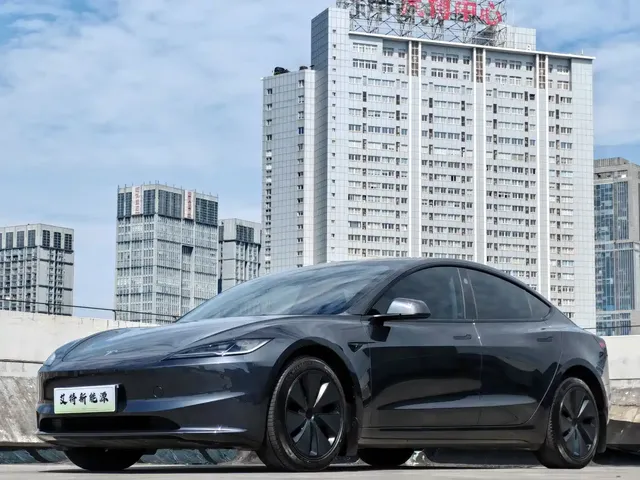 Tesla Model 3 2023 Long Range All-Wheel Drive