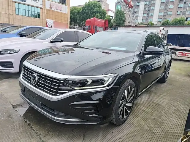 Volkswagen Passat 2022 330TSI Starlight Luxury Edition