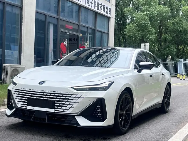 Changan UNI-V 2022 1.5T Premium Model