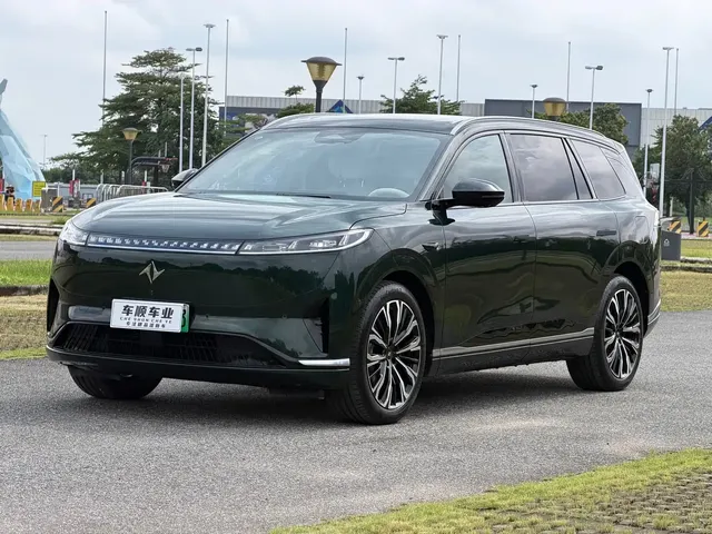 Dongfeng Yipai eπ008 2026 6-seater Extended Range Family Edition