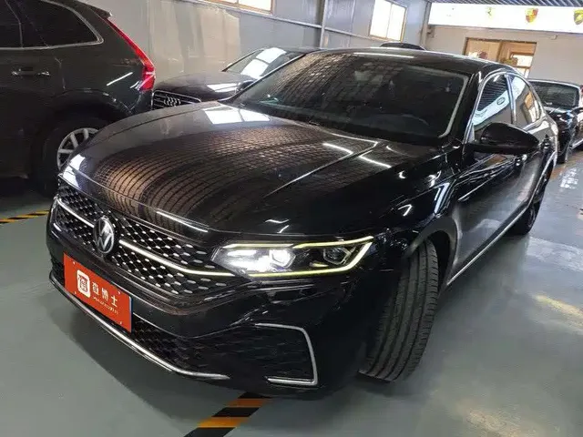 Volkswagen Passat 2023 Facelift 330TSI Starlight Luxury Edition