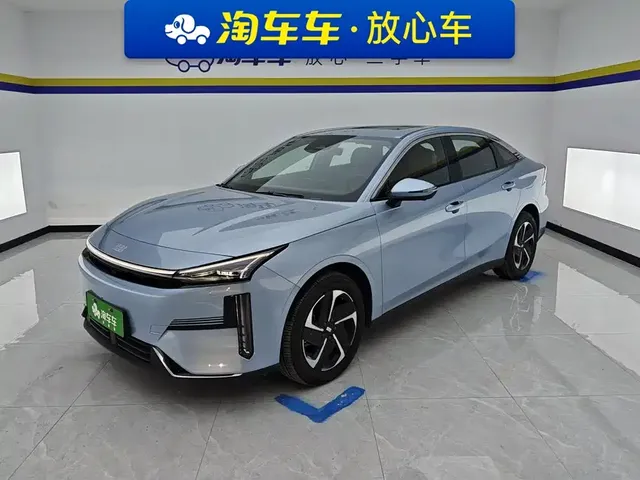 Geely Galaxy L6 2025 EM-i 140km Starship Edition