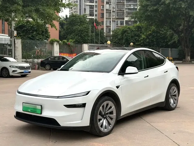 Tesla Model Y 2025 Facelift Long Range All-Wheel Drive