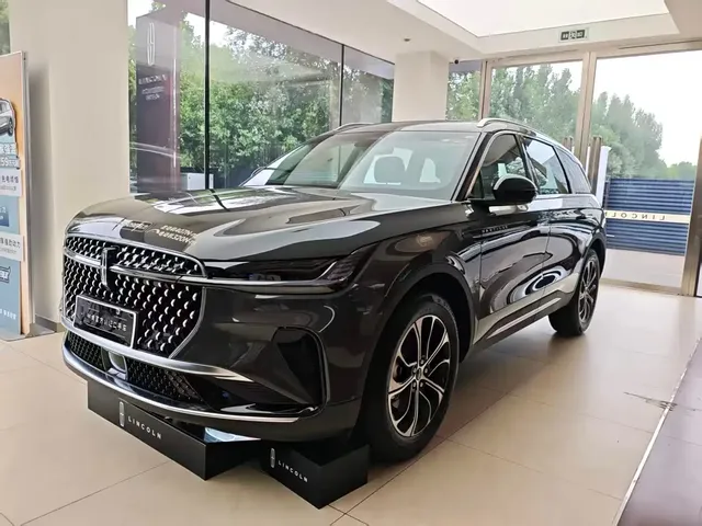 Lincoln Nautilus 2026 2.0T 4WD Prestige Edition