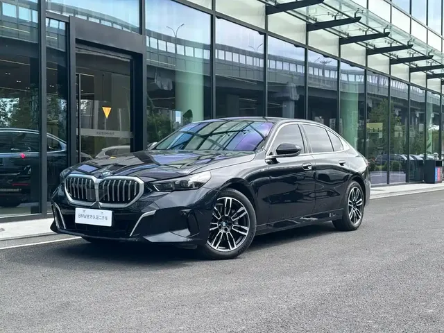 BMW 5 Series 2025 530Li Leading M Sport Package