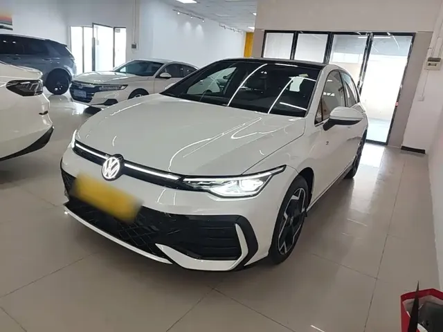 Volkswagen Golf 2025 300TSI R-Line