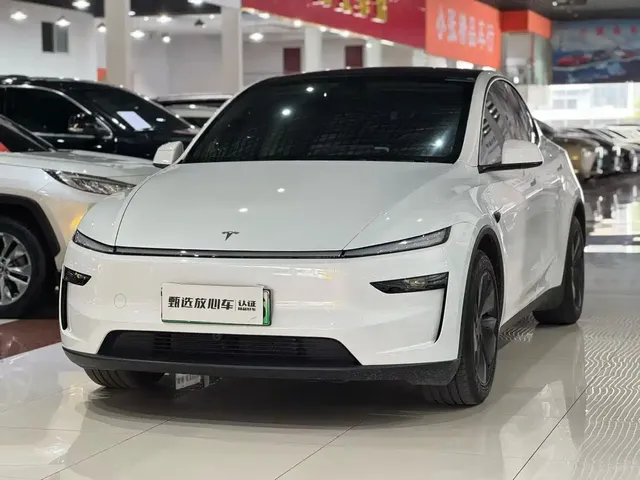Tesla Model Y 2025 Rear-Wheel Drive