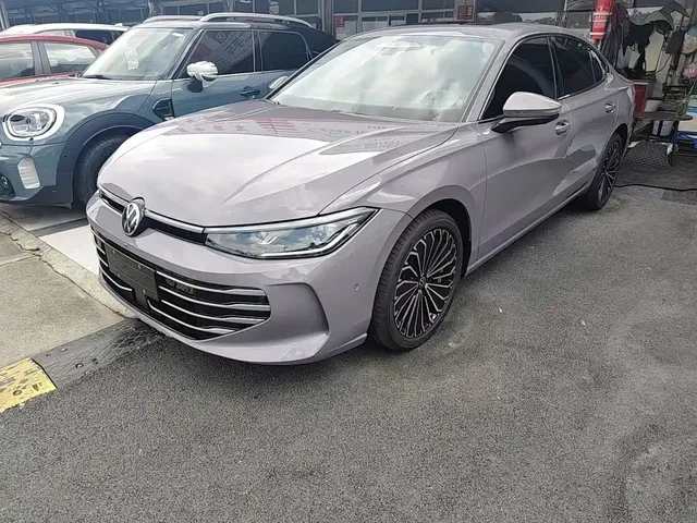 Volkswagen Passat 2025 Model Pro 380TSI Starlight Dragon Premium Edition